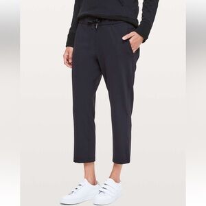 Lululemon On The Fly‎ Crop 23” black Pants 6 athleisure yoga workout streetwear